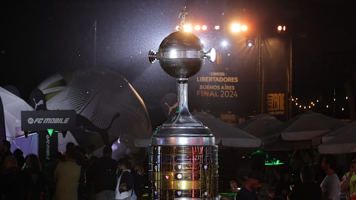 Atlético e Botafogo disputam o troféu da Libertadores 2024