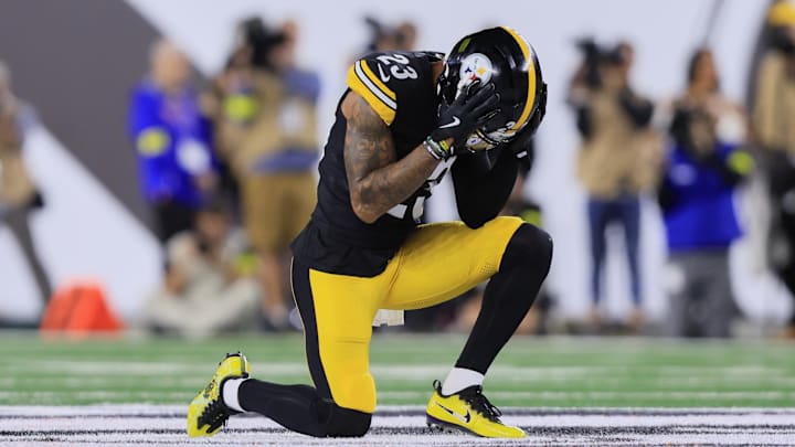 Oct 16, 2025; Cincinnati, Ohio, USA; Pittsburgh Steelers cornerback Darius Slay (23) reacts after failing to intercept a pass thrown by Cincinnati Bengals quarterback Joe Flacco (16) during the first quarter at Paycor Stadium. Mandatory Credit: Katie Stratman-Imagn Images Oct 16, 2025; Cincinnati, Ohio, USA; Pittsburgh Steelers cornerback Darius Slay (23) reacts after failing to intercept a pass thrown by Cincinnati Bengals quarterback Joe Flacco (16) during the first quarter at Paycor Stadium. Mandatory Credit: Katie Stratman-Imagn Images
