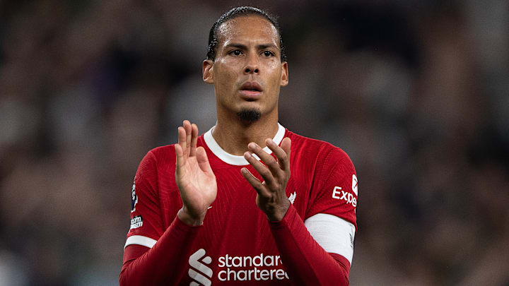 El neerlandés Virgil van Dijk se encargaría de comandar la zaga central del Liverpool frente al Unión Saint-Gilloise. El neerlandés Virgil van Dijk se encargaría de comandar la zaga central del Liverpool frente al Unión Saint-Gilloise.