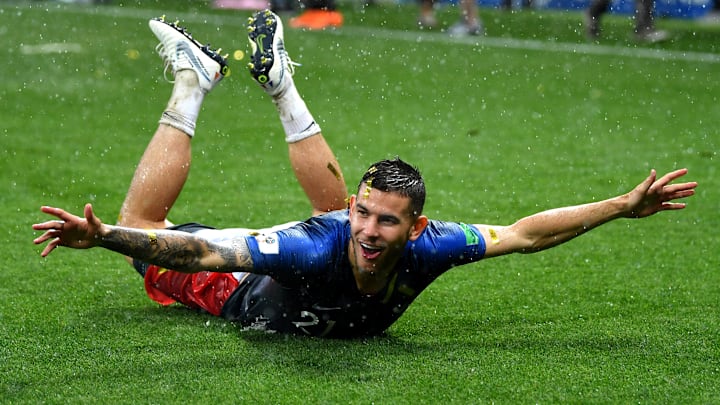 La France a toujours eu d'excellents latéraux.