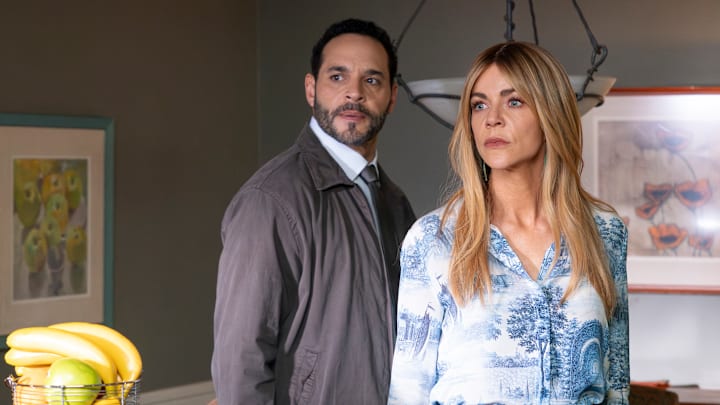 DANIEL SUNJATA, KAITLIN OLSON in High Potential season 2 DANIEL SUNJATA, KAITLIN OLSON in High Potential season 2