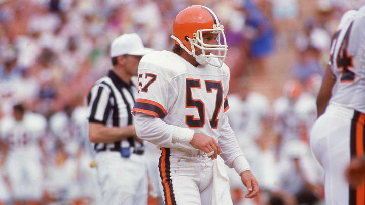 Cleveland Browns v Los Angeles Raiders