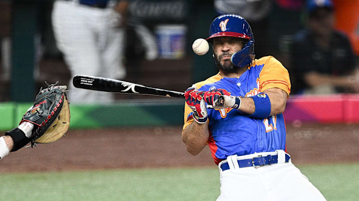 José Altuve sufrió fractura en su pulgar derecho 