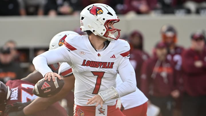 Nov 1, 2025; Blacksburg, Virginia, USA; Louisville Cardinals quarterback Miller Moss (7) looks to pass against the Virginia Tech Hokies during the second quarter at Lane Stadium. Mandatory Credit: Brian Bishop-Imagn Images Nov 1, 2025; Blacksburg, Virginia, USA; Louisville Cardinals quarterback Miller Moss (7) looks to pass against the Virginia Tech Hokies during the second quarter at Lane Stadium. Mandatory Credit: Brian Bishop-Imagn Images