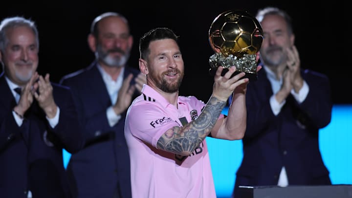 Lionel Messi llevó el Balón de Oro a Miami
