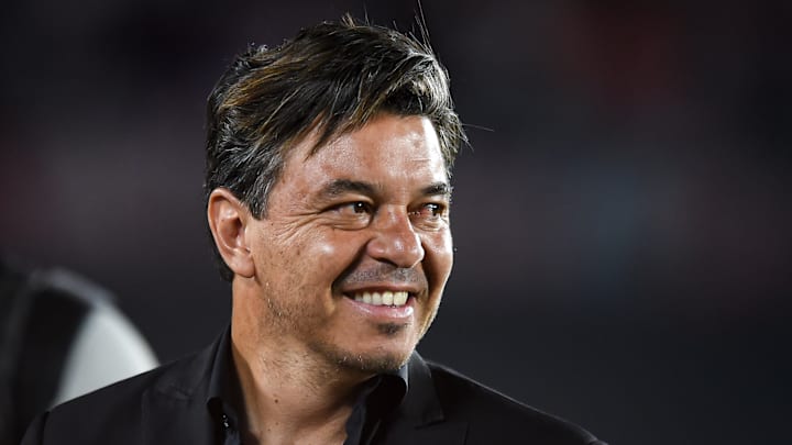 Marcelo Gallardo sonría al escuchar al público en el Monumental. Marcelo Gallardo sonría al escuchar al público en el Monumental.