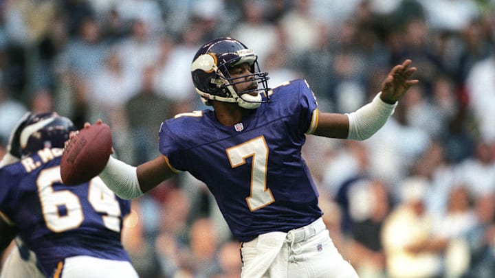 Nov 26, 1998; Irving, TX, USA; FILE PHOTO; Minnesota Vikings quarterback Randall Cunningham (7) looking to throw against the Dallas Cowboys during the 1998 season at Texas Stadium. Mandatory Credit: RVR Photos-Imagn Images