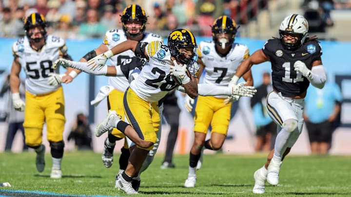 2025 ReliaQuest Bowl - Iowa v Vanderbilt