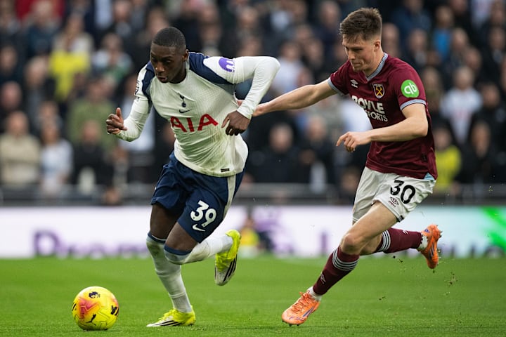 Randal Kolo Muani, Oliver Scarles รันดัล โกโล มัวนี, โอลิเวอร์ สการ์เลส