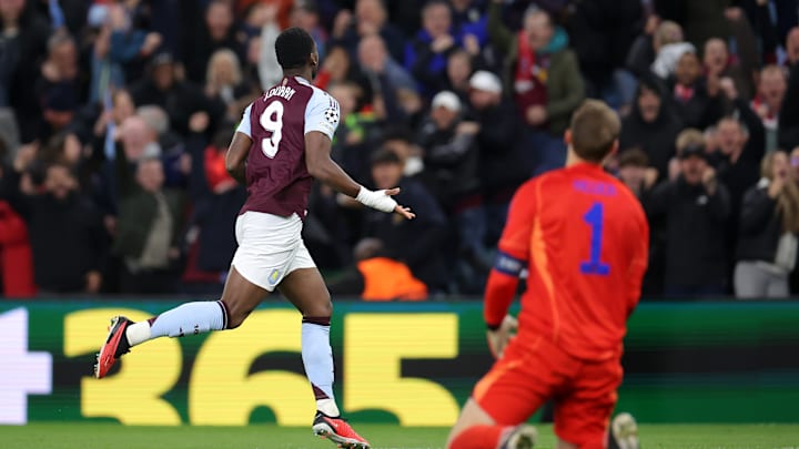 Jhon Duran bejubelt seinen Siegtreffer gegen Bayern