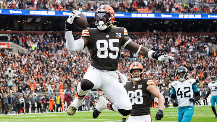 Dec 10, 2023; Cleveland, Ohio, USA; Cleveland Browns tight end David Njoku (85) scores a touchdown