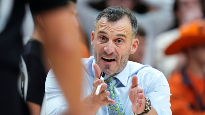 Gottlieb's Wisconsin-Green Bay squad has opened the season 2-10.