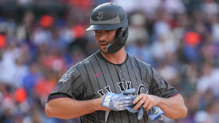 Sep 21, 2024; New York City, New York, USA; New York Mets first baseman Pete Alonso (20) walks to first base during the game against the Philadelphia Phillies at Citi Field. Mandatory Credit: Lucas Boland-Imagn Images Sep 21, 2024; New York City, New York, USA; New York Mets first baseman Pete Alonso (20) walks to first base during the game against the Philadelphia Phillies at Citi Field. Mandatory Credit: Lucas Boland-Imagn Images