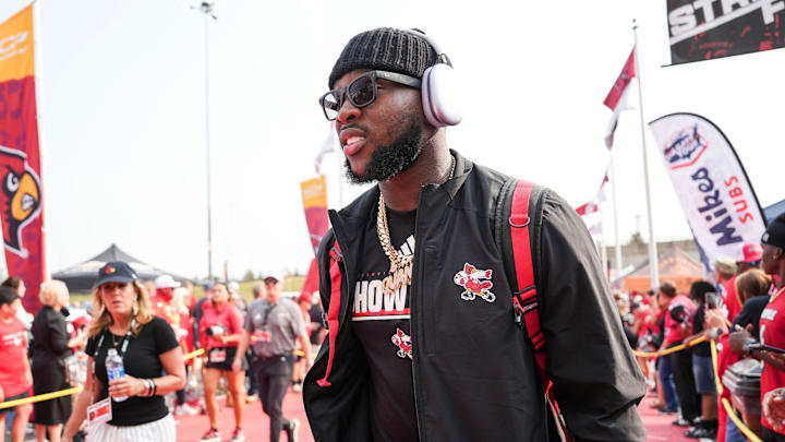 Louisville Cardinals linebacker Stanquan Clark (6) before the Louisville-James Madison college football game Friday September 5, 2025 at L&N Credit Union Stadium in Louisville, Kentucky.