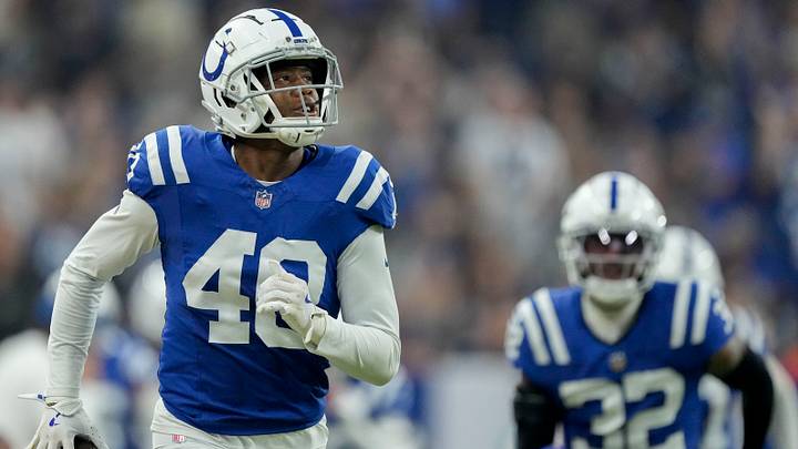 Sep 22, 2024; Indianapolis, Indiana, USA; Indianapolis Colts cornerback Jaylon Jones (40) celebrates after intercepting a pass by the Chicago Bears on during a game at Lucas Oil Stadium. Mandatory Credit: Grace Hollars USA TODAY Network via Imagn Images Sep 22, 2024; Indianapolis, Indiana, USA; Indianapolis Colts cornerback Jaylon Jones (40) celebrates after intercepting a pass by the Chicago Bears on during a game at Lucas Oil Stadium. Mandatory Credit: Grace Hollars USA TODAY Network via Imagn Images
