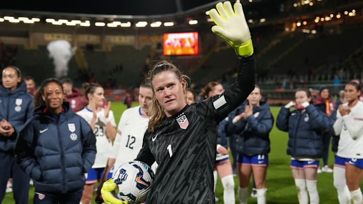 USWNT's Alyssa Naeher waves to crowd during international friendly vs Netherlands