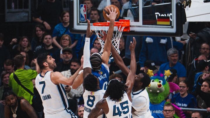 Anthony Black dunk on four Memphis Grizzlies in Germany 