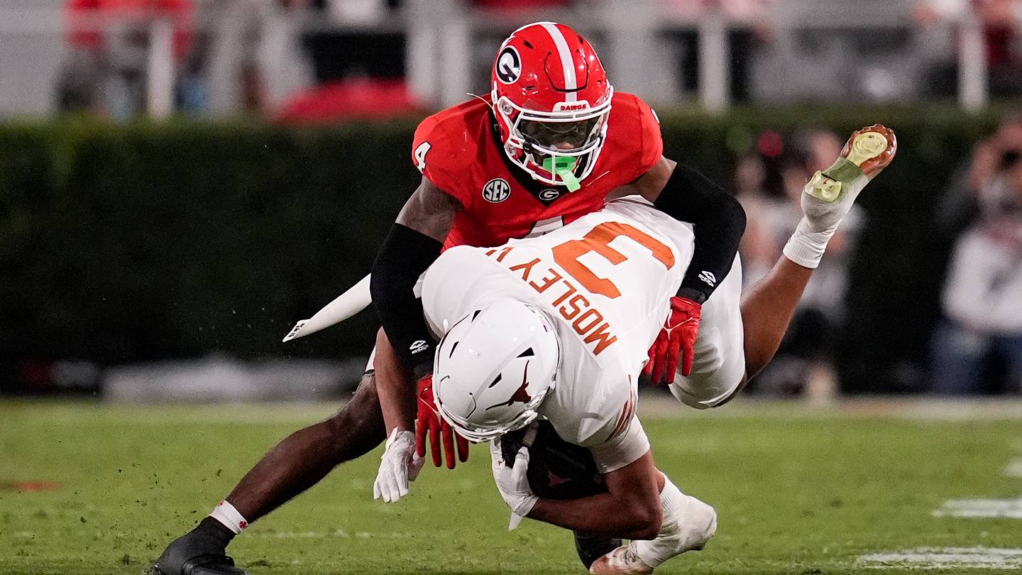 Kirby Smart pulled hilarious prank on KJ Bolden to reveal Georgia's alternate uniform