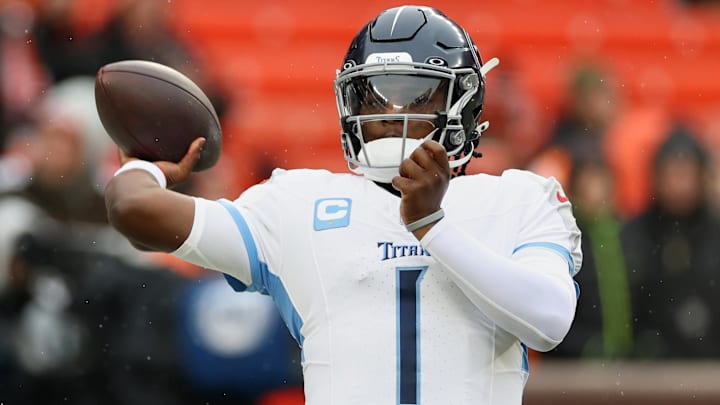 Tennessee Titans quarterback Cam Ward (1)