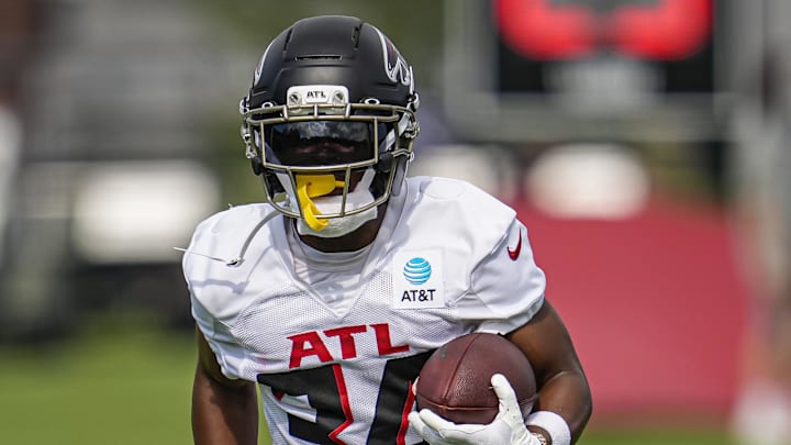 Former Atlanta Falcons wide receiver Ray-Ray McCloud III is reportedly joining the Giants' practice squad. Former Atlanta Falcons wide receiver Ray-Ray McCloud III is reportedly joining the Giants' practice squad.
