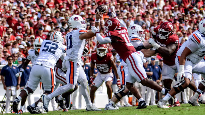 Oklahoma linebacker Kobie McKinzie