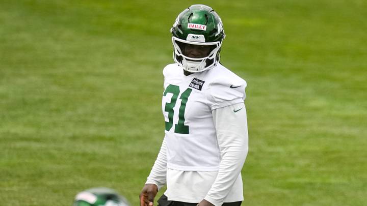 New York Jets edge David Bailey (31) warms up during minicamp at Atlantic Health Jets Training Center. New York Jets edge David Bailey (31) warms up during minicamp at Atlantic Health Jets Training Center.