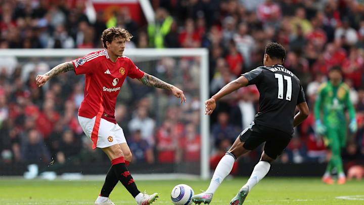 Manchester United FC v Aston Villa FC - Premier League