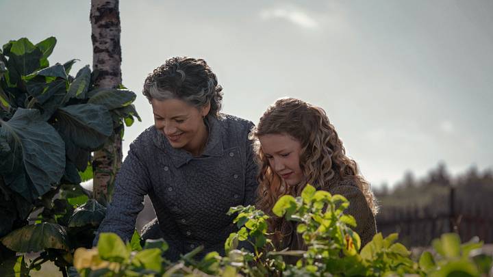 Caitríona Balfe (“Claire Fraser”) and Florrie May Wilkinson (“Fanny Pocock”) in Outlander season 8 Episode 9. Caitríona Balfe (“Claire Fraser”) and Florrie May Wilkinson (“Fanny Pocock”) in Outlander season 8 Episode 9.