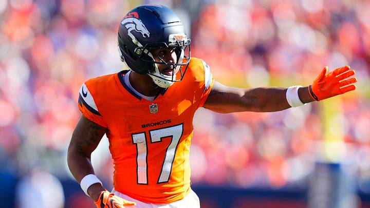 Sep 20, 2026; Denver, Colorado, USA; Denver Broncos wide receiver Jaylen Waddle (17) at the line of scrimmage against the Jacksonville Jaguars during the fourth quarter at Empower Field at Mile High. Sep 20, 2026; Denver, Colorado, USA; Denver Broncos wide receiver Jaylen Waddle (17) at the line of scrimmage against the Jacksonville Jaguars during the fourth quarter at Empower Field at Mile High.