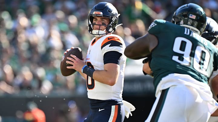 Oct 5, 2025; Philadelphia, Pennsylvania, USA; Denver Broncos quarterback Bo Nix (10) looks for receiver against the Philadelphia Eagles at Lincoln Financial Field. Oct 5, 2025; Philadelphia, Pennsylvania, USA; Denver Broncos quarterback Bo Nix (10) looks for receiver against the Philadelphia Eagles at Lincoln Financial Field.