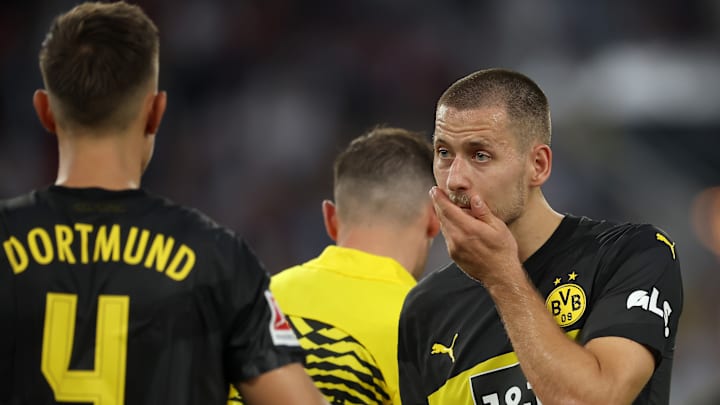 VfB Stuttgart v Borussia Dortmund - Bundesliga