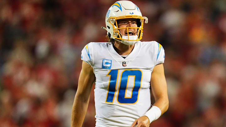 Justin Herbert es duda para la Semana 3