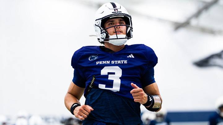 Penn State quarterback Rocco Becht (3) Penn State quarterback Rocco Becht (3)