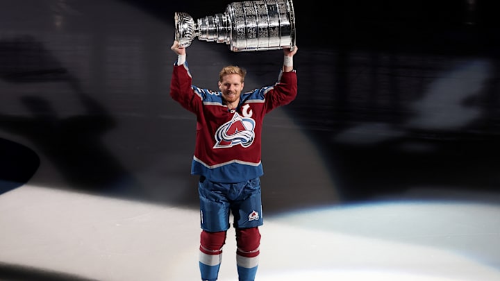 Chicago Blackhawks v Colorado Avalanche