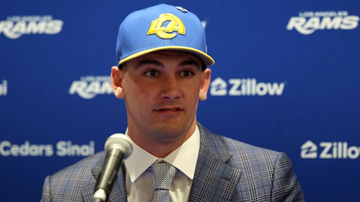 Ty Simpson enters a unique situation as he prepares to sit behind Matthew Stafford on the Rams. 