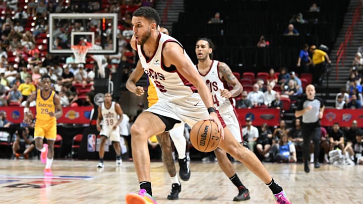 Pete Nance es el hermano menor de la segunda escogencia de Lakers en el Draft de la NBA 2015