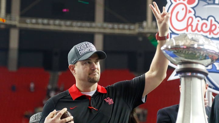 Dec 31, 2015; Atlanta, GA, USA; Houston Cougars head coach Tom Herman talks after a game against the Florida State Seminoles in the 2015 Chick-fil-A Peach Bowl at the Georgia Dome. Houston defeated Florida State 38-24. Mandatory Credit: Brett Davis-Imagn Images Dec 31, 2015; Atlanta, GA, USA; Houston Cougars head coach Tom Herman talks after a game against the Florida State Seminoles in the 2015 Chick-fil-A Peach Bowl at the Georgia Dome. Houston defeated Florida State 38-24. Mandatory Credit: Brett Davis-Imagn Images