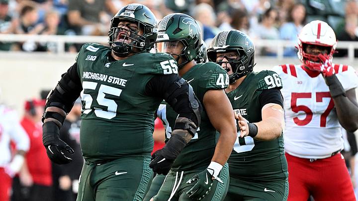 Sep 26, 2026; East Lansing, Michigan, USA; Michigan State Spartans defensive lineman Ben Roberts (55) celebrates a sack during the first quarter against the Nebraska Cornhuskers at Spartan Stadium. Mandatory Credit: Dale Young-Imagn Images Sep 26, 2026; East Lansing, Michigan, USA; Michigan State Spartans defensive lineman Ben Roberts (55) celebrates a sack during the first quarter against the Nebraska Cornhuskers at Spartan Stadium. Mandatory Credit: Dale Young-Imagn Images