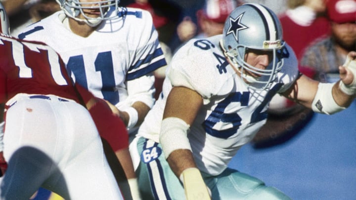 Dallas Cowboys center Tom Rafferty in action against the New England Patriots at Foxboro Stadium. Dallas Cowboys center Tom Rafferty in action against the New England Patriots at Foxboro Stadium.
