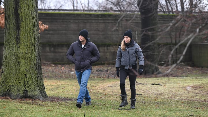 CHICAGO P.D. -- "Survival" Episode 11006 -- Pictured: (l-r) Benjamin Levy Aguilar as Dante Torres, Tracy Spiridakos as Hailey Upton -- (Photo by: Lori Allen/NBC)