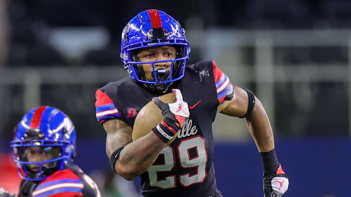 Duncanville's Caden Durham rushes during the 2022 UIL (Texas) 6A Division I state championship.