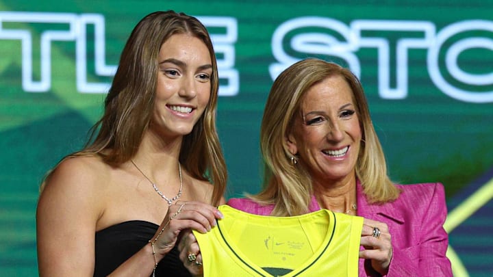 Apr 14, 2025; New York, New York, USA; Serena Sundell poses with WNBA commissioner Cathy Engelbert after being selected with the number twenty six overall pick to the Seattle Storm in the 2025 WNBA Draft at The Shed at Hudson Yards. Mandatory Credit: Vincent Carchietta-Imagn Images Apr 14, 2025; New York, New York, USA; Serena Sundell poses with WNBA commissioner Cathy Engelbert after being selected with the number twenty six overall pick to the Seattle Storm in the 2025 WNBA Draft at The Shed at Hudson Yards. Mandatory Credit: Vincent Carchietta-Imagn Images