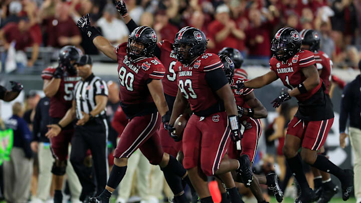 South Carolina football defensive tackle TJ Sanders