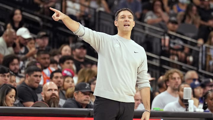 Oct 7, 2024; San Antonio, Texas, USA; Oklahoma City Thunder head coach Mark Daigneault signals to players during the second half against the San Antonio Spurs at Frost Bank Center