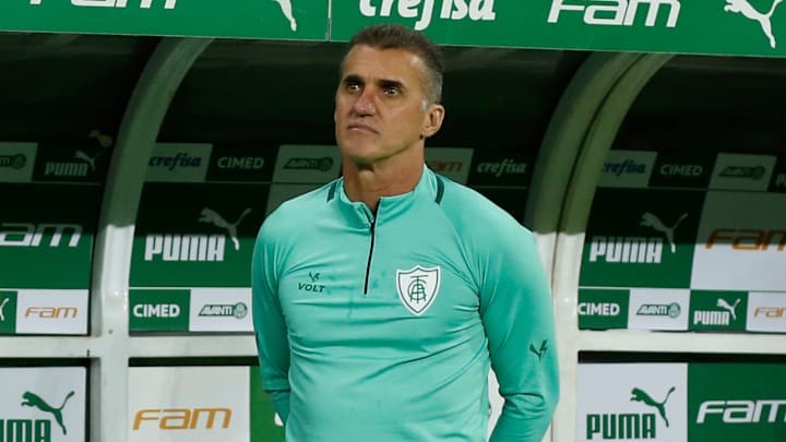 Mancini começa a balançar no cargo de treinador do América-MG