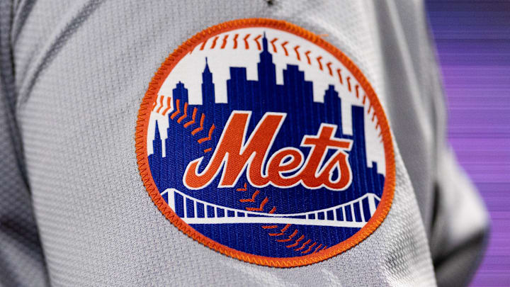 May 15, 2024; Philadelphia, Pennsylvania, USA; New York Mets logo on the sleeve of J.D. Martinez during a game against the Philadelphia Phillies at Citizens Bank Park. Mandatory Credit: Bill Streicher-Imagn Images May 15, 2024; Philadelphia, Pennsylvania, USA; New York Mets logo on the sleeve of J.D. Martinez during a game against the Philadelphia Phillies at Citizens Bank Park. Mandatory Credit: Bill Streicher-Imagn Images
