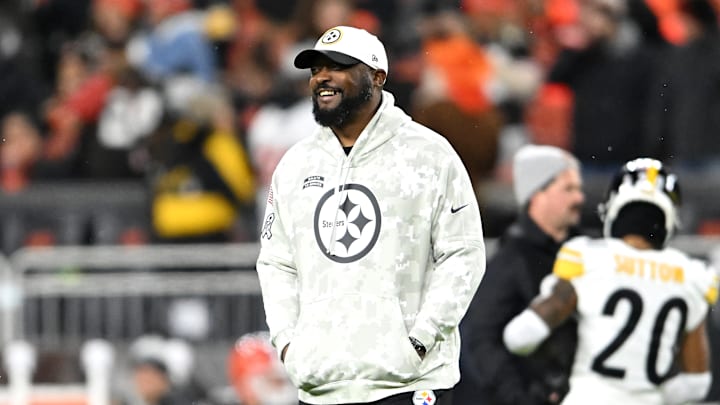 Pittsburgh Steelers v Cleveland Browns