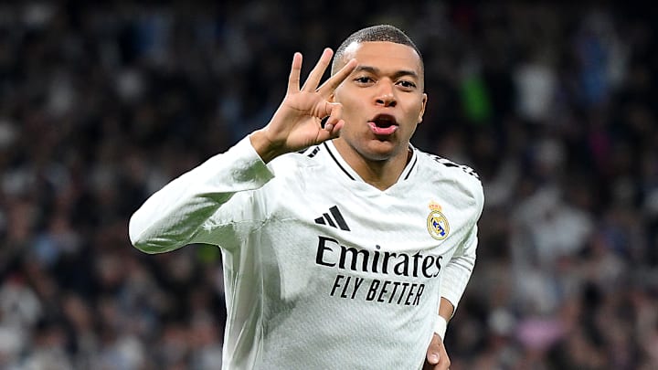 Kylian Mbappé débute avec le Real Madrid contre l'Atlético de Madrid Kylian Mbappé débute avec le Real Madrid contre l'Atlético de Madrid