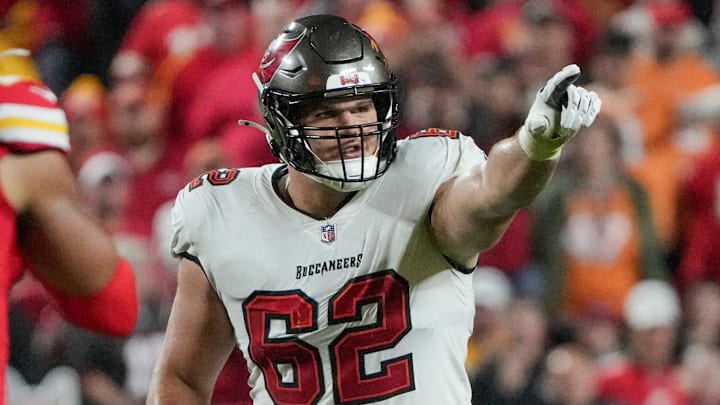 Nov 4, 2024; Kansas City, Missouri, USA; Tampa Bay Buccaneers center Graham Barton (62) gestures at the line of scrimmage against the Kansas City Chiefsduring the game at GEHA Field at Arrowhead Stadium. Mandatory Credit: Denny Medley-Imagn Images