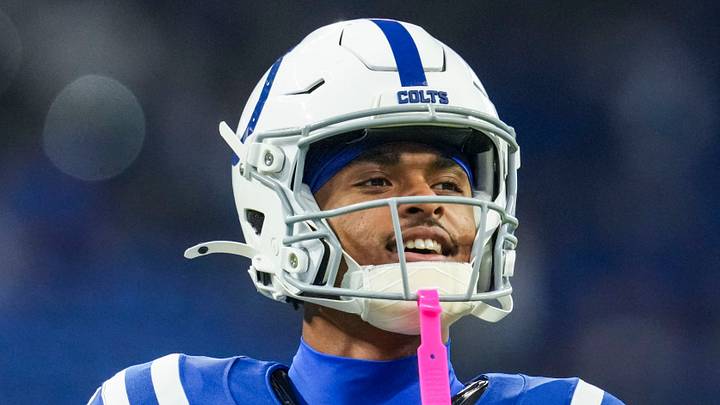 Indianapolis Colts wide receiver Josh Downs warms up Indianapolis Colts wide receiver Josh Downs warms up